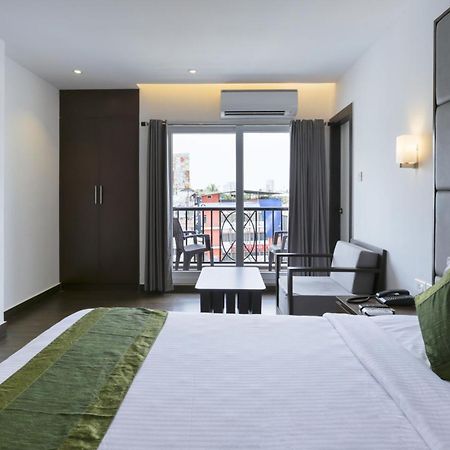 Hotel Crown Suites Kochi Zewnętrze zdjęcie