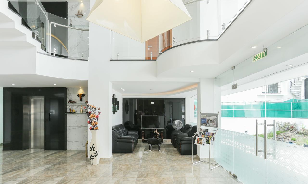 Hotel Crown Suites Kochi Zewnętrze zdjęcie