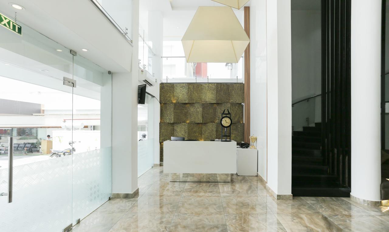 Hotel Crown Suites Kochi Zewnętrze zdjęcie
