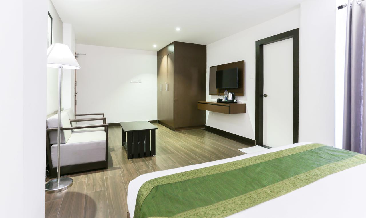 Hotel Crown Suites Kochi Zewnętrze zdjęcie