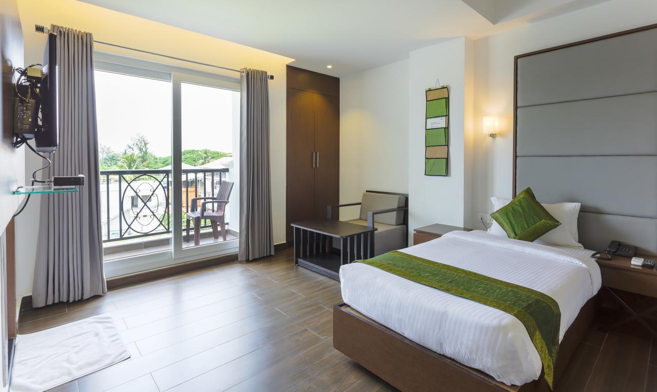 Hotel Crown Suites Kochi Zewnętrze zdjęcie